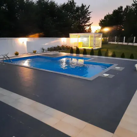 Arkado Villa *